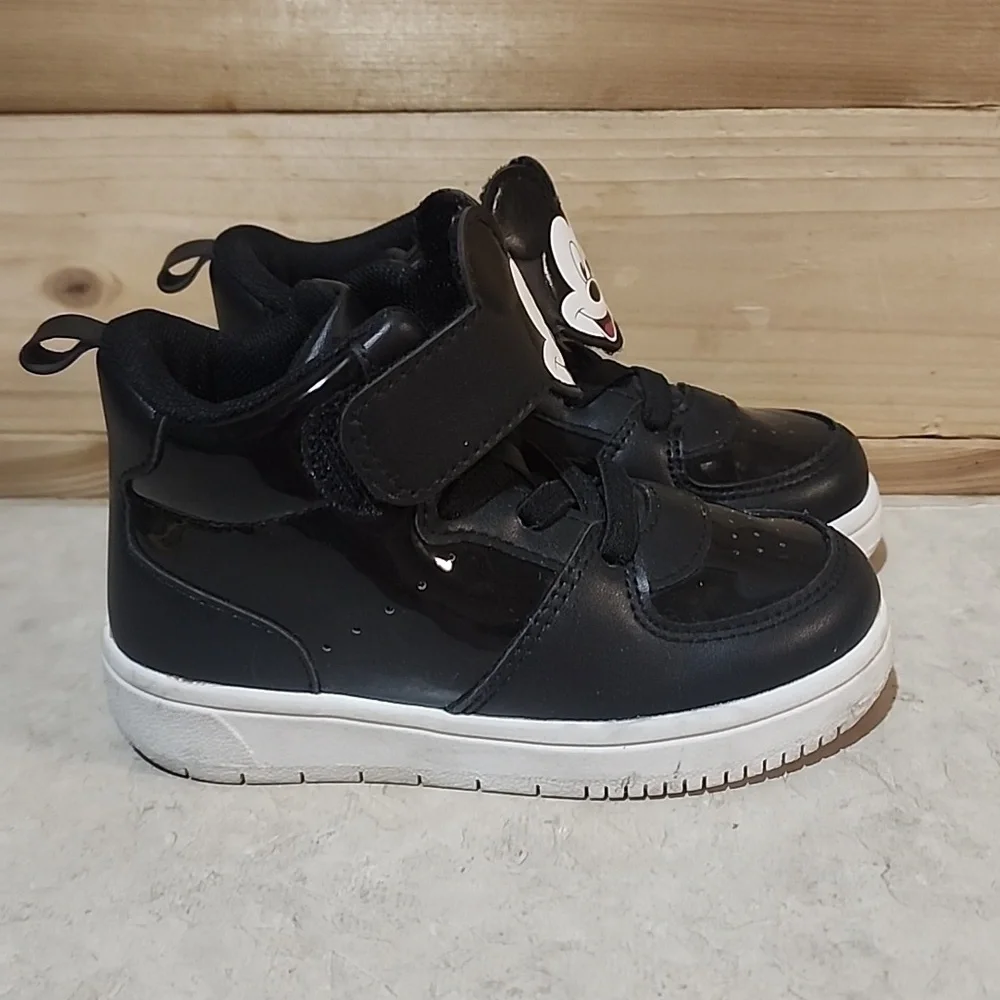 H&M Mickey Mouse Shoes Kids Size 6.5 Toddler